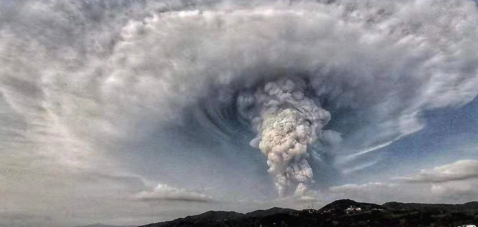 【塔尔火山】塔尔火山是菲律宾最活跃的火山之一