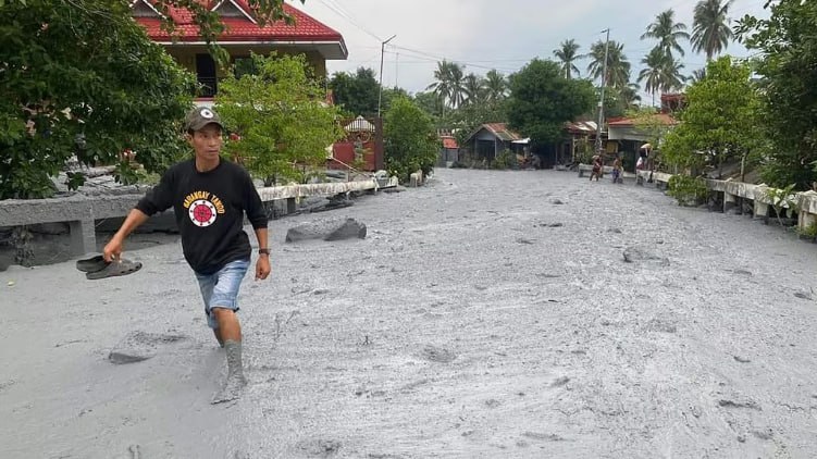 紧急停课！菲律宾一活火山即将爆发！