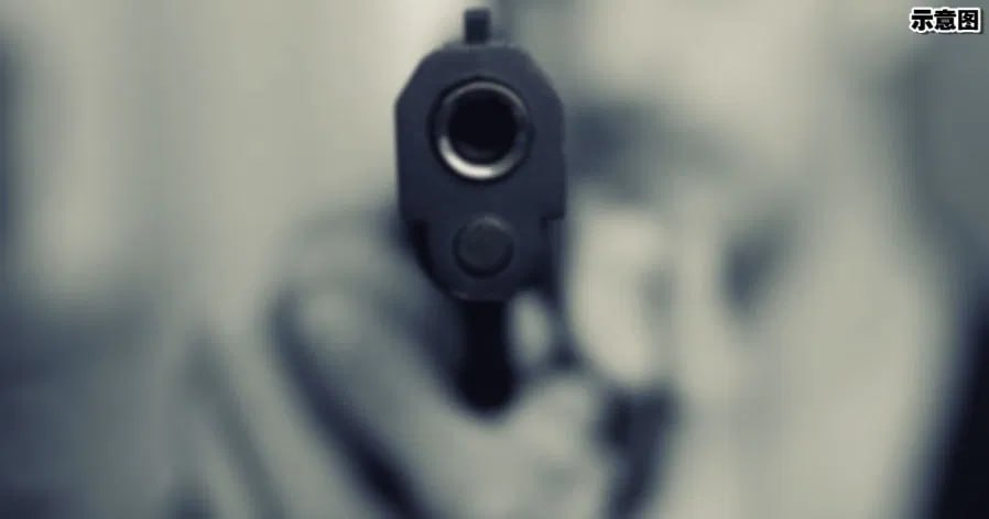 又是"摩托枪手"一华商深夜遭枪手伏击！连开数枪后逃亡