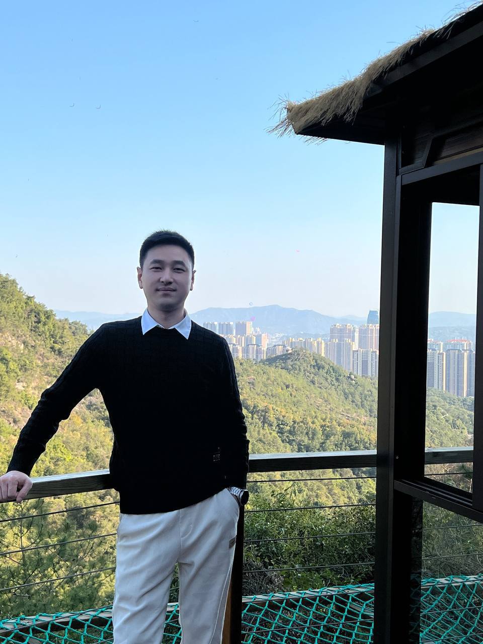 蒋天佑，福建宁德人，在福建福州做医美生意，柬埔寨西港做轻医美和开盘口。