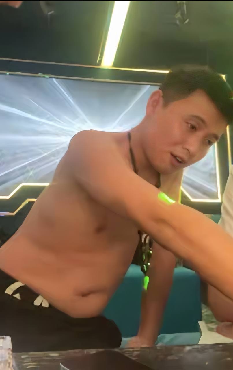 曝光一个黑心公司和一个黑心代理，这个人叫张成，财通叫泡泡